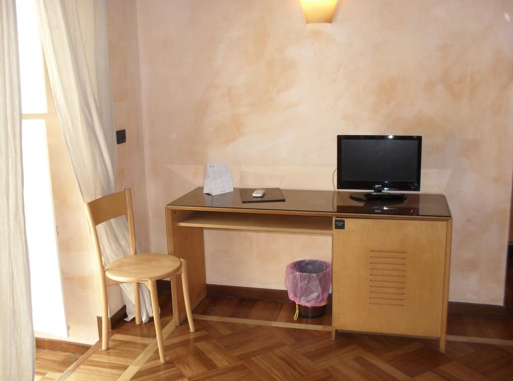 Hotel Clarean Napoli Esterno foto