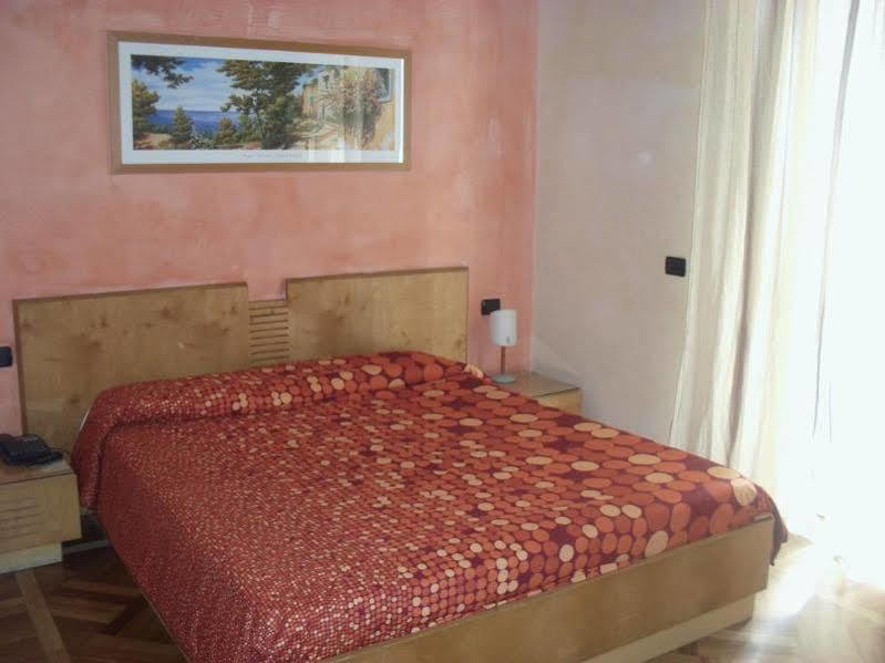 Hotel Clarean Napoli Esterno foto